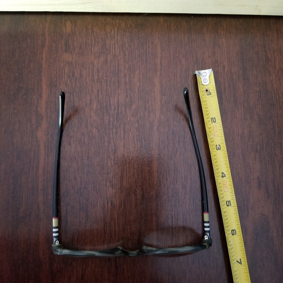 Glasses - Picture 15 of 16